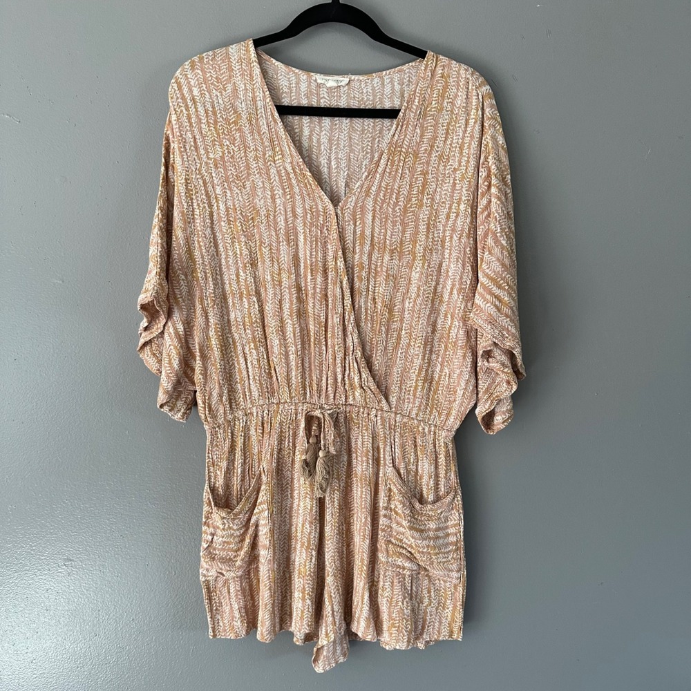 Main Strip Neutral Chevron Print Dolman Sleeve Lightweight Romper Medium